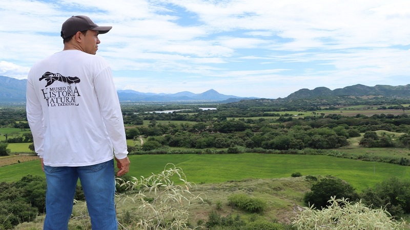 Andrés, el paleontólogo que trabaja en el desierto