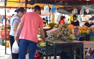 El gasto de los hogares en Colombia sigue cayendo