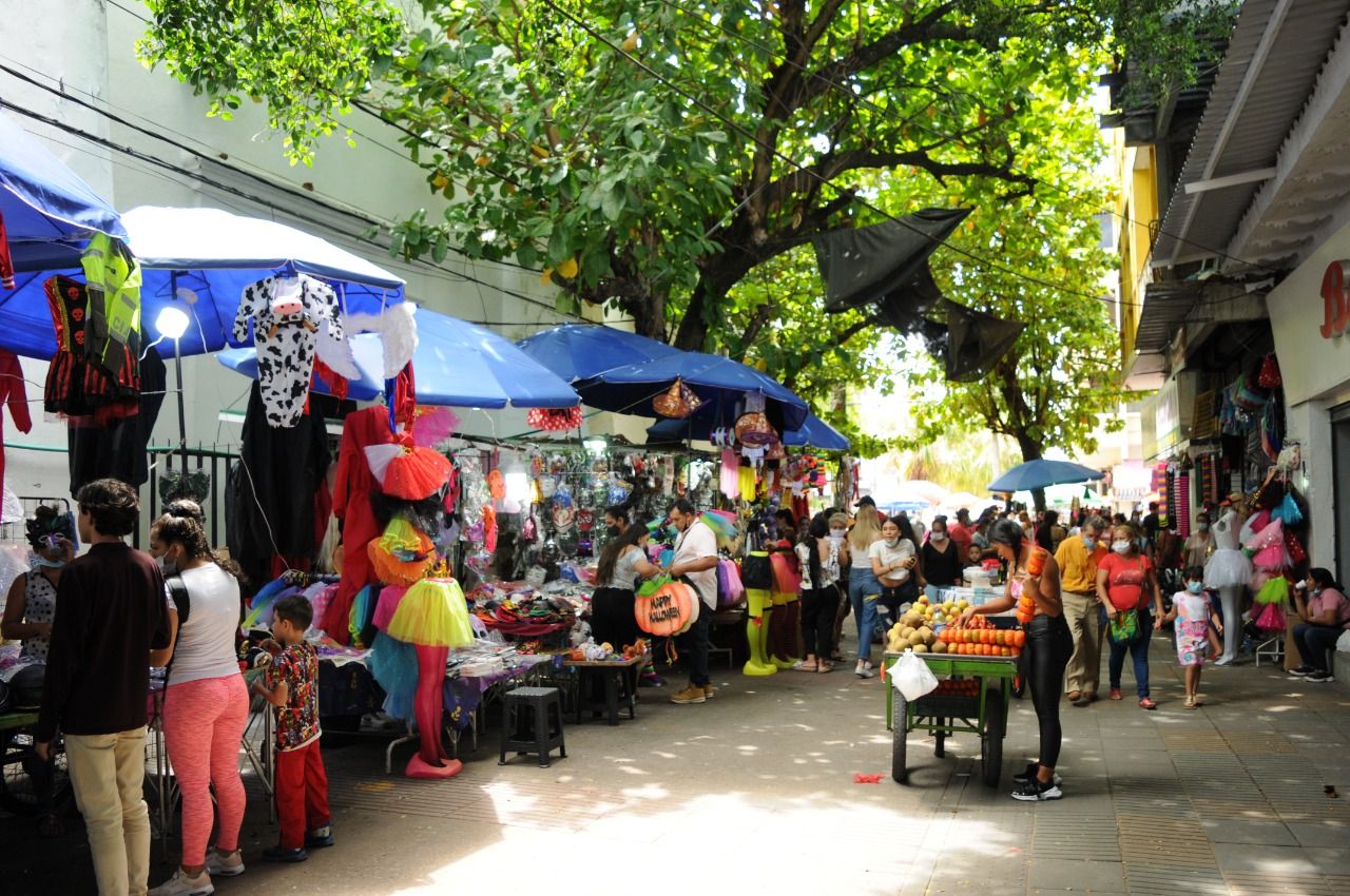 Ventas minoristas siguen a la baja