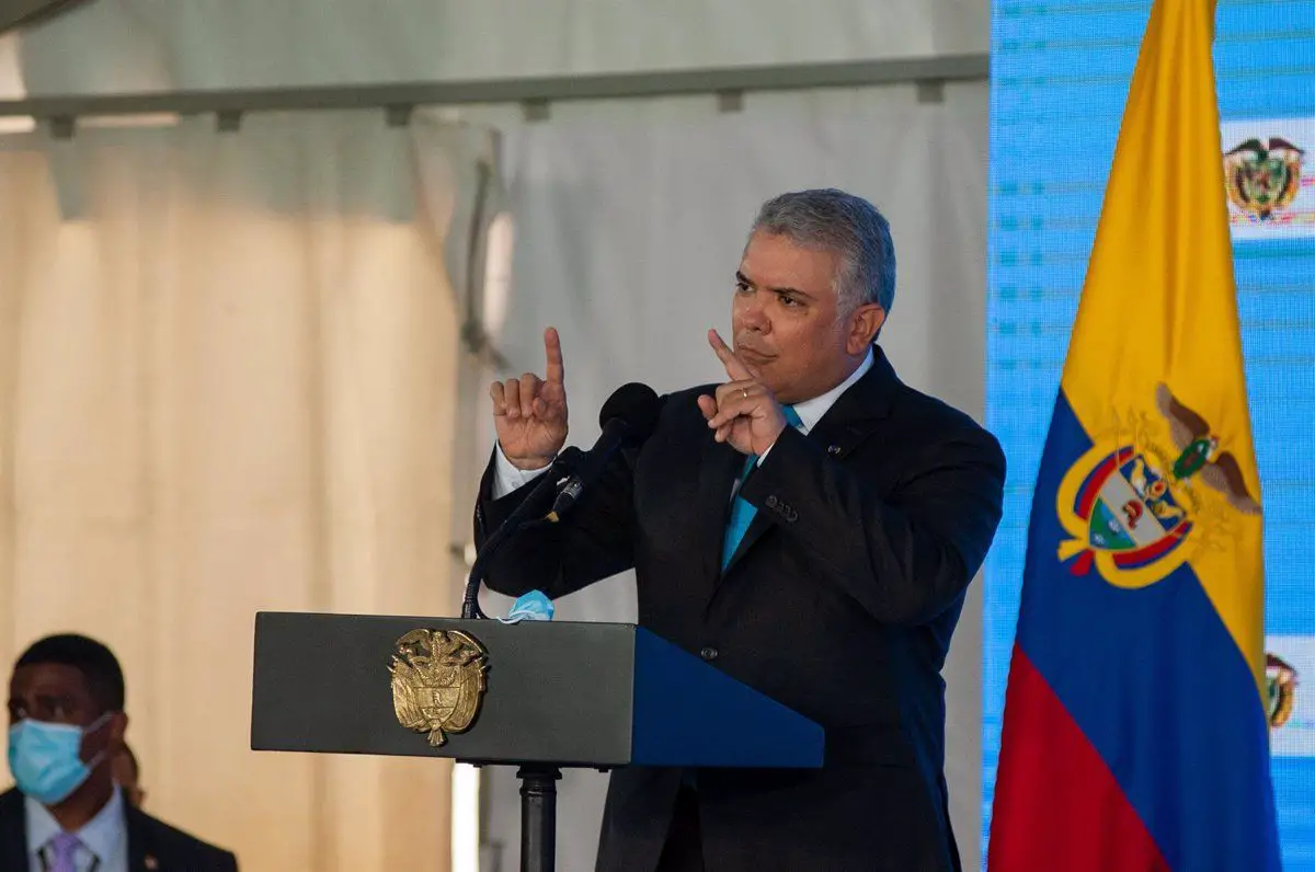 Colombia no se arrodilla ante ninguna amenaza del terrorismo: Duque