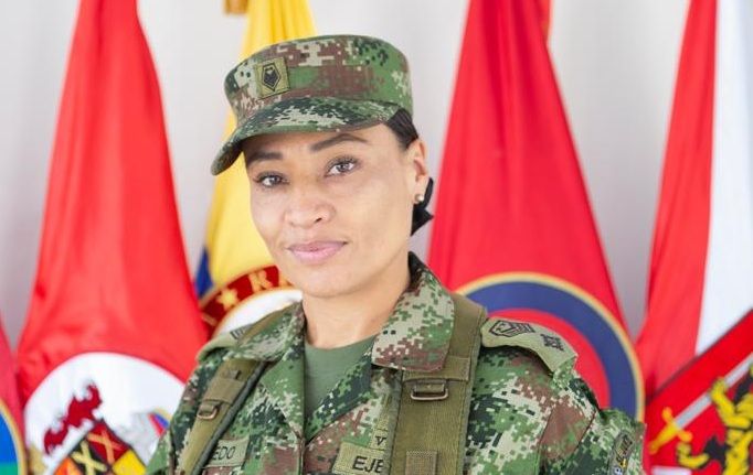 Con honores se retiró primera mujer en ocupar el cargo de Sargento Mayor en Huila