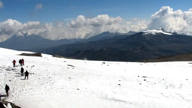 Se continúa registrando señales de movimiento en el volcán Nevado del Ruiz