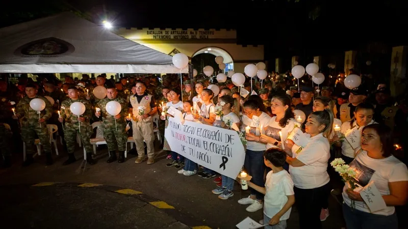 Velatón en rechazo al asesinato del soldado Profesional Wilmer Vargas