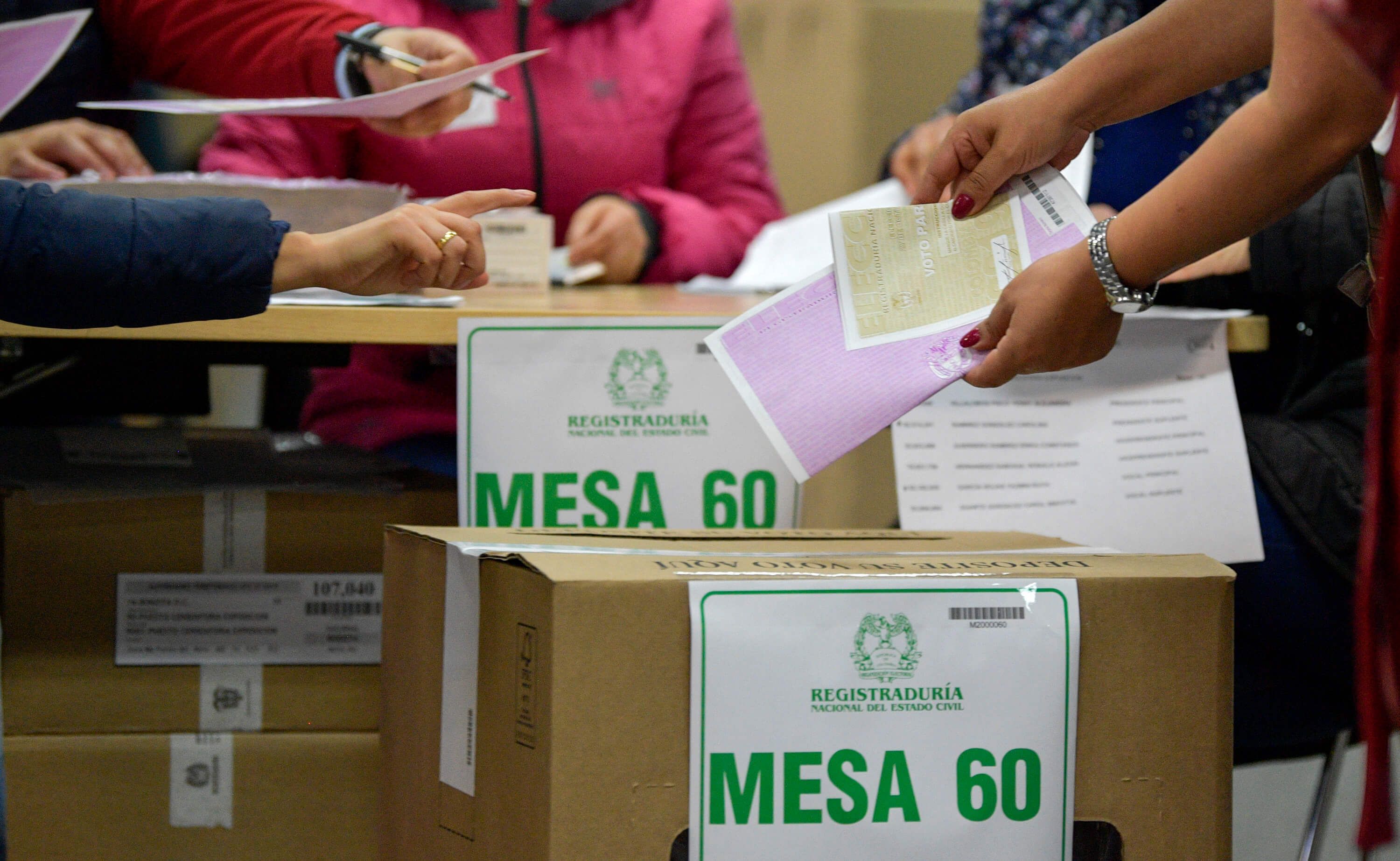 Colombianos en España podrán comenzar a votar con una semana antes