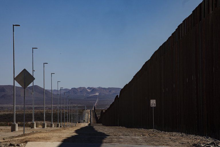 EE.UU. frenará la construcción del muro en la frontera con México que comenzó Donald Trump