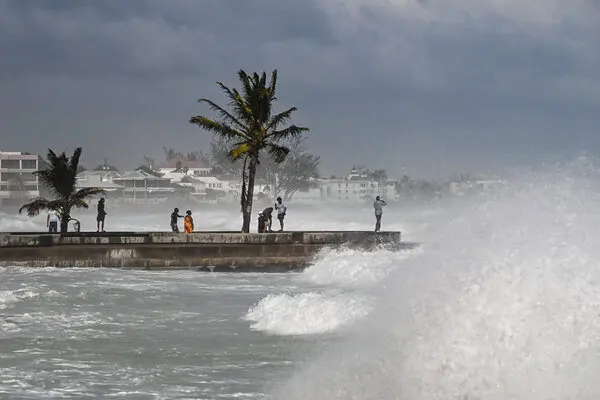 Los daños del huracán Beryl a su paso