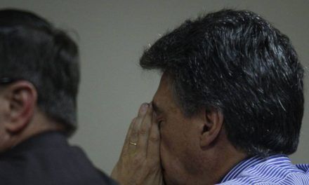 Condenan a Carlos Albornoz por corrupción en la extinta DNE