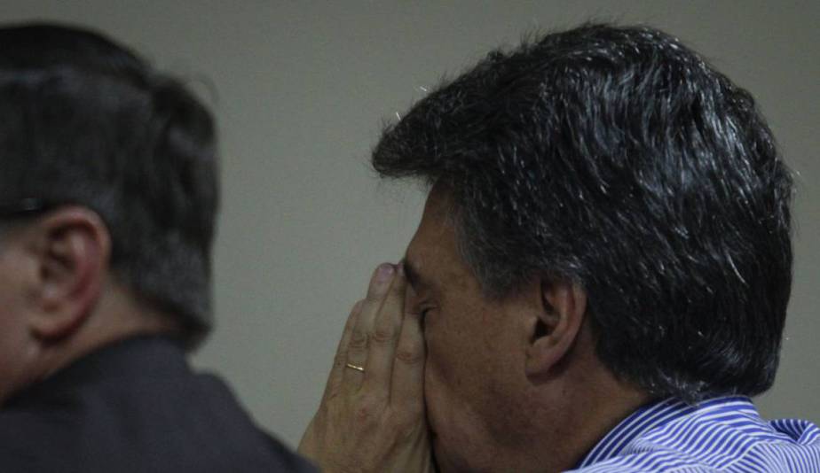 Condenan a Carlos Albornoz por corrupción en la extinta DNE