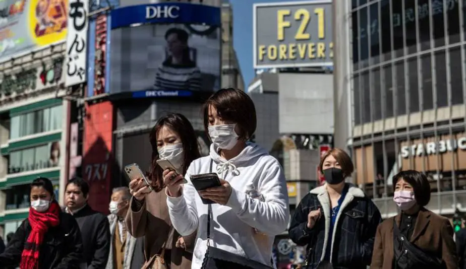 Prohibirán ingreso de extranjeros en Japón por propagación de nueva cepa de Covid