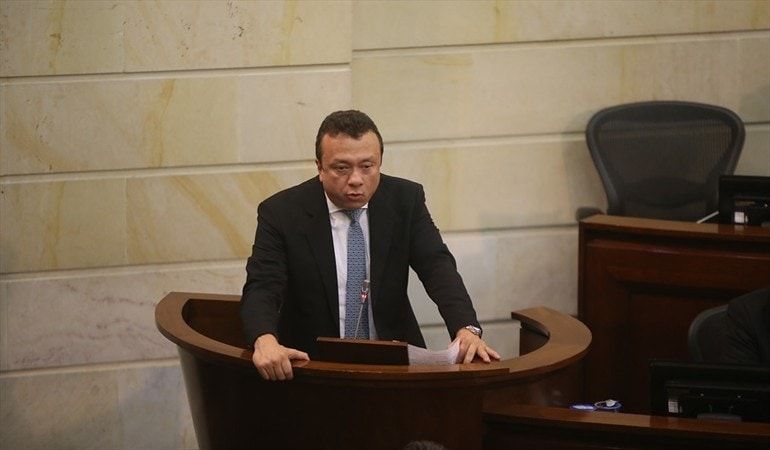 Senado se prepara para suspender a Eduardo Pulgar
