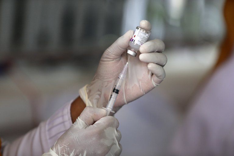 ¿Quiénes serán los primeros en obtener la vacuna en Colombia?