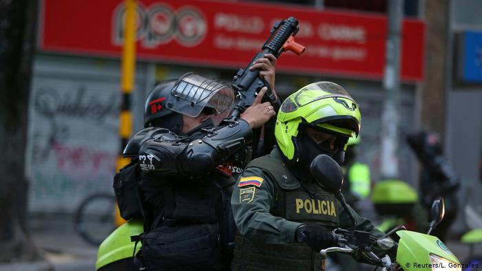 Policías serán imputados por asesinato de cuatro personas durante protestas en Bogotá