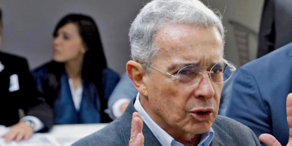 Álvaro Uribe donó el retroactivo de su salario a hospital de Medellín