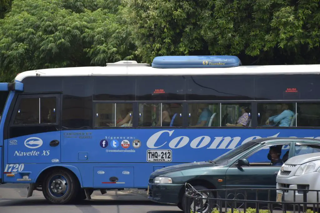 “Bájale al bus” propuesta para reducir costo de transporte público