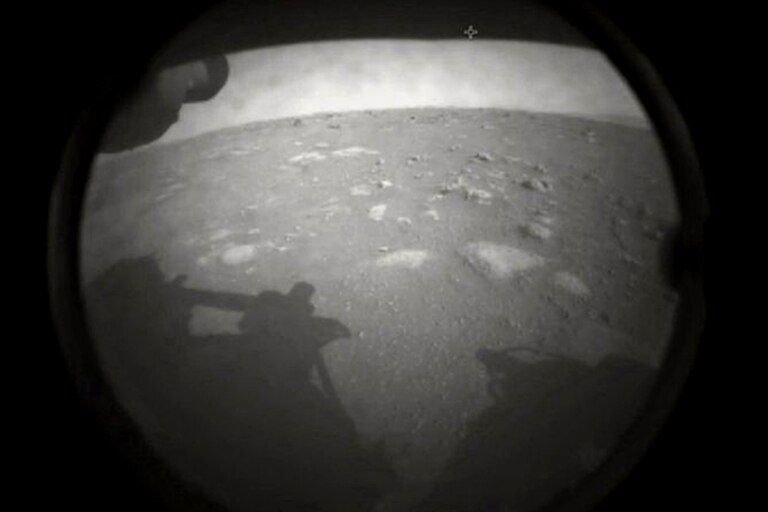 El vehículo llevó ayer jueves a Marte nuevos y mejorados instrumentos, entre ellos micrófonos, que por primera vez captarán el sonido del planeta rojo.