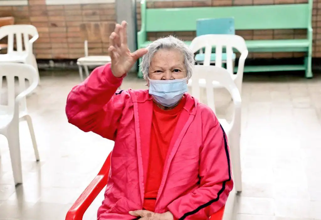 Celia Rodríguez de 82 años: primera adulta mayor en ser vacunada en Cundinamarca