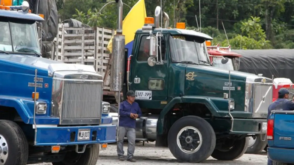 Activan PMU para seguimiento y monitoreo al paro camionero