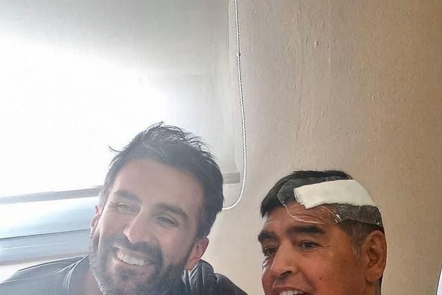 Hijo de Maradona arremetió contra el médico del astro