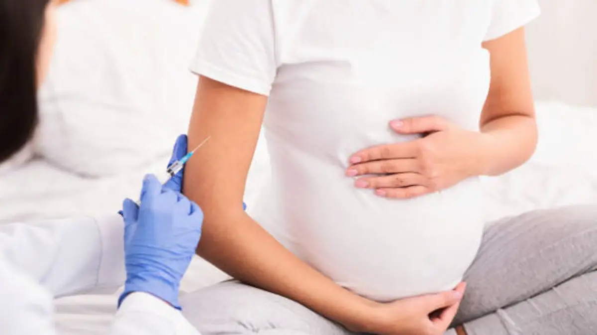 ¿Qué tan seguro es para las mujeres gestantes vacunarse contra la covid-19?