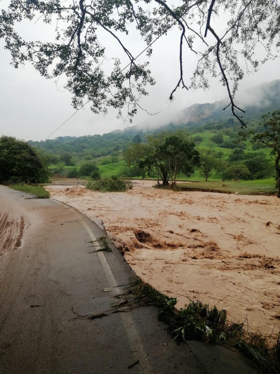Estragos por desbordamiento del río Timaná