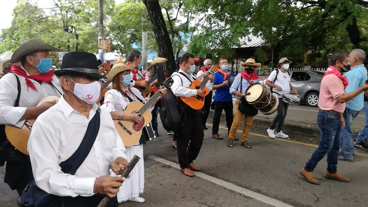 Inclusión de todos los artistas, exigieron los gestores culturales frente a la Alcaldía de Neiva.
