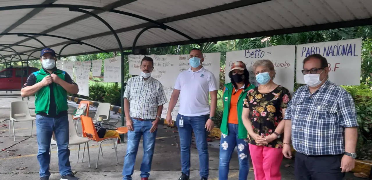 Trabajadores del ICBF en el Huila se unieron a protesta nacional