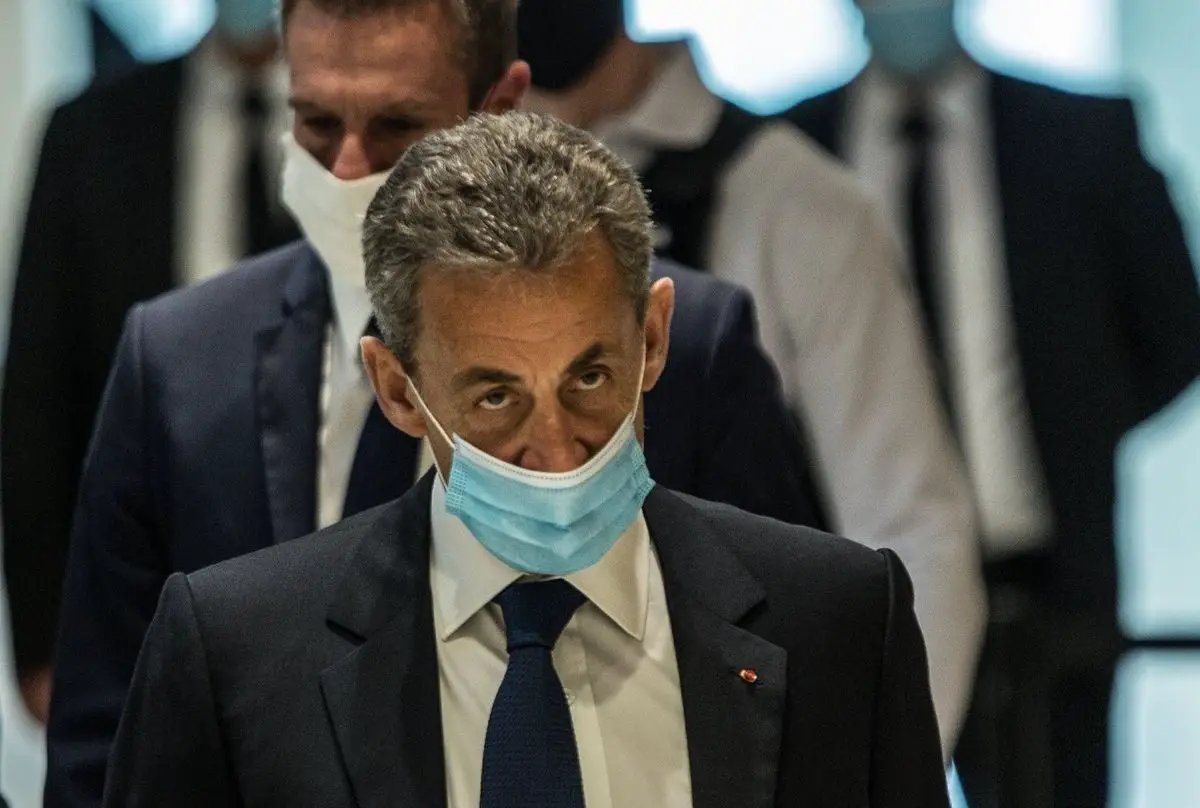 Sarkozy, condenado a tres años de prisión por corrupción