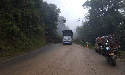 Ruta 45 Mocoa – Pitalito restringida a un solo carril por deslizamiento de tierra