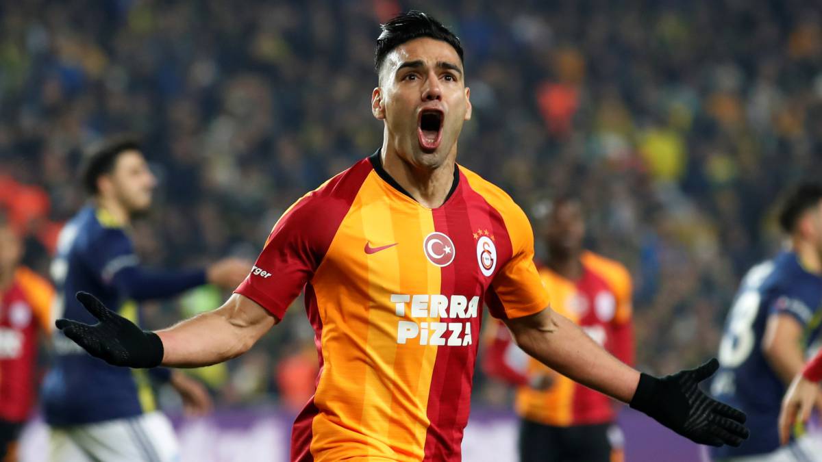 Falcao marcó un doblete y salvó al Galatasaray