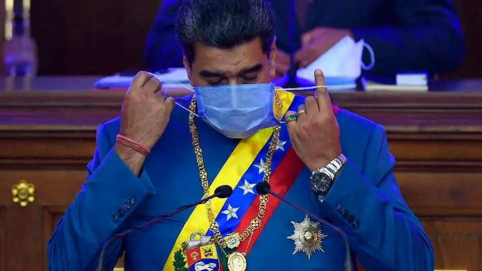 Nuevo lapsus de Maduro: ahora dice que el tapabocas debe cubrir “hasta la pantorrilla”