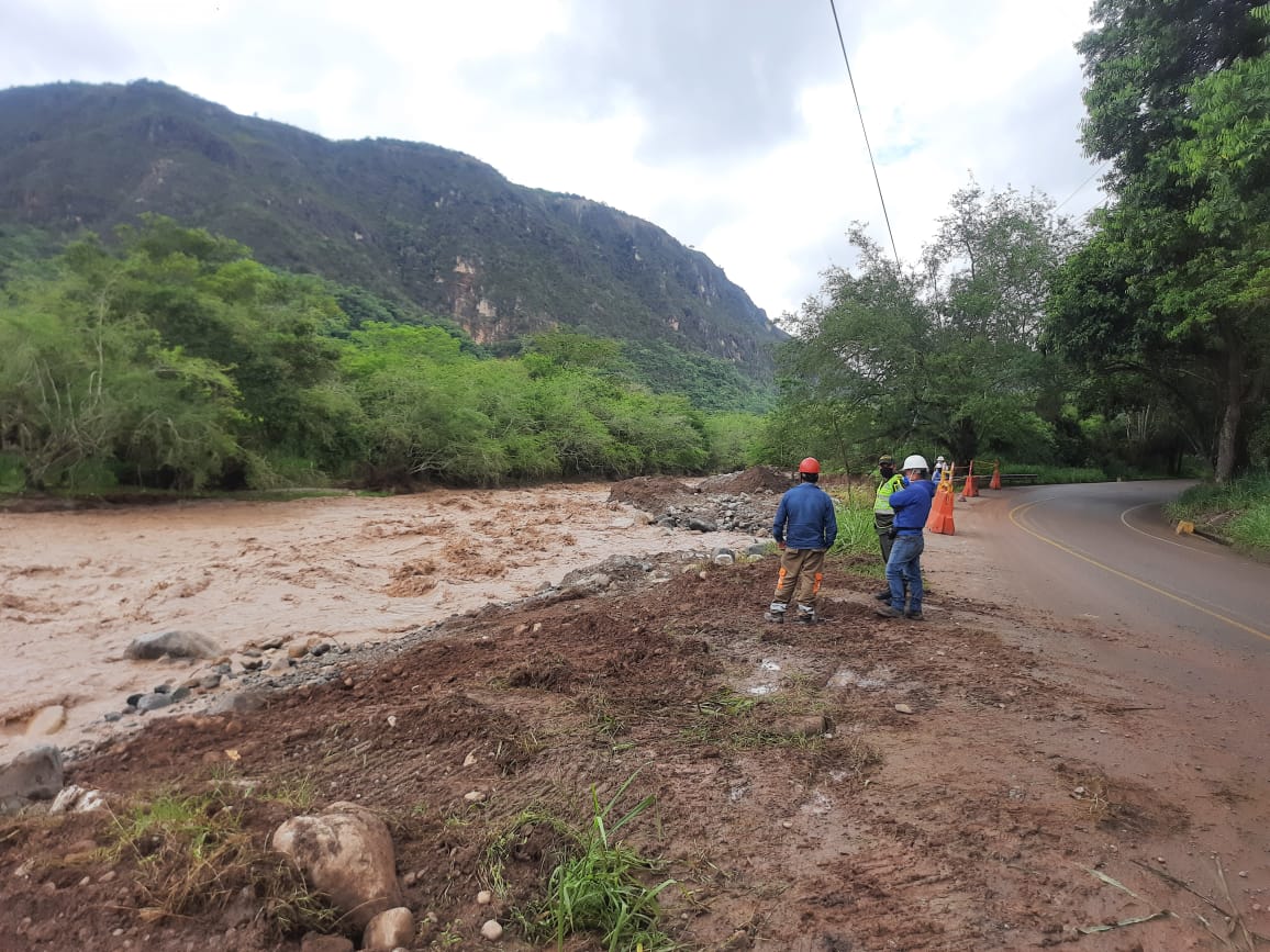 Afectaciones en la vía Pitalito – Garzón por fuertes lluvias