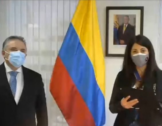 Colombiana Diana Trujillo, líder de misión a Marte, fue condecorada con la Cruz de Boyacá