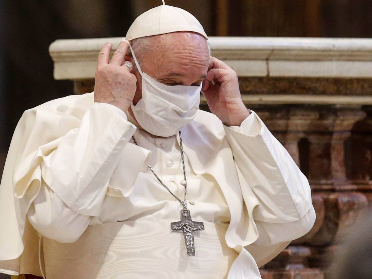 Bajan sueldo a los religiosos en el Vaticano por orden del Papa
