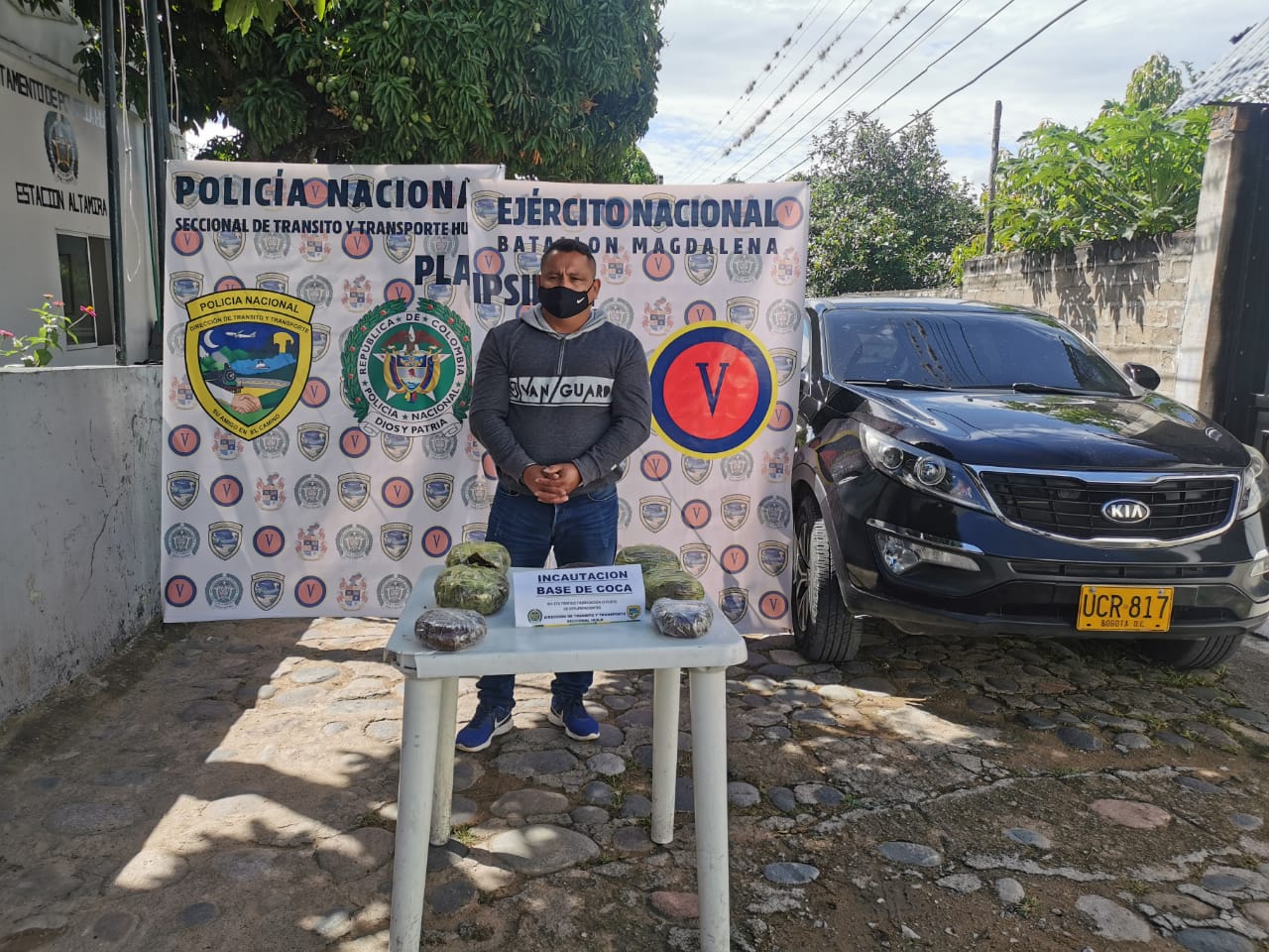 Detenido con 5 kilos de base de coca en la vía Florencia – Suaza