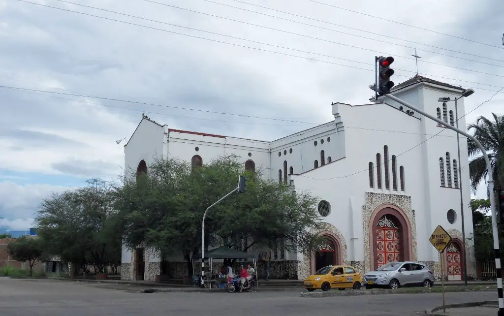 Para Monseñor, las parroquias del Huila hacen parte del patrimonio cultural del departamento.