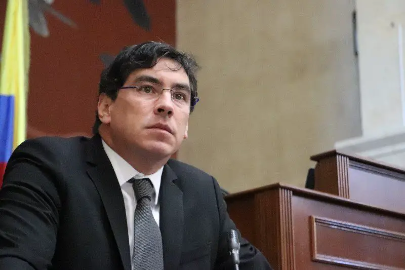 Renunció Álvaro Hernán Prada al Congreso