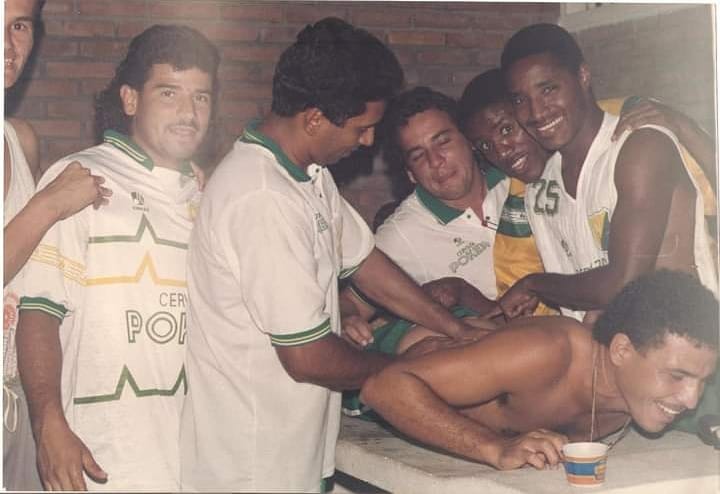 Con sentidas fotografías, el Atlético Huila recordó los mejores momentos de el ‘Teacher’ Berrio