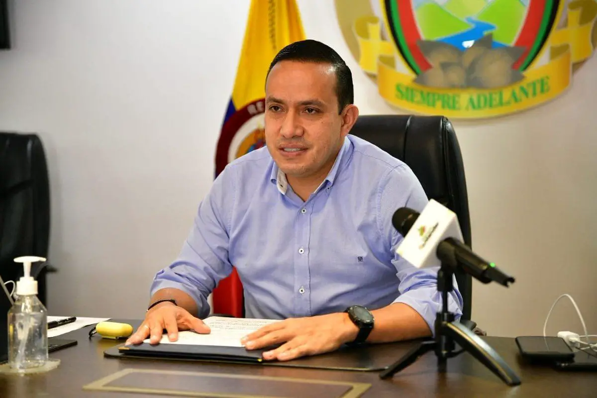 Gobernador de Santander, a indagación en la Procuraduría