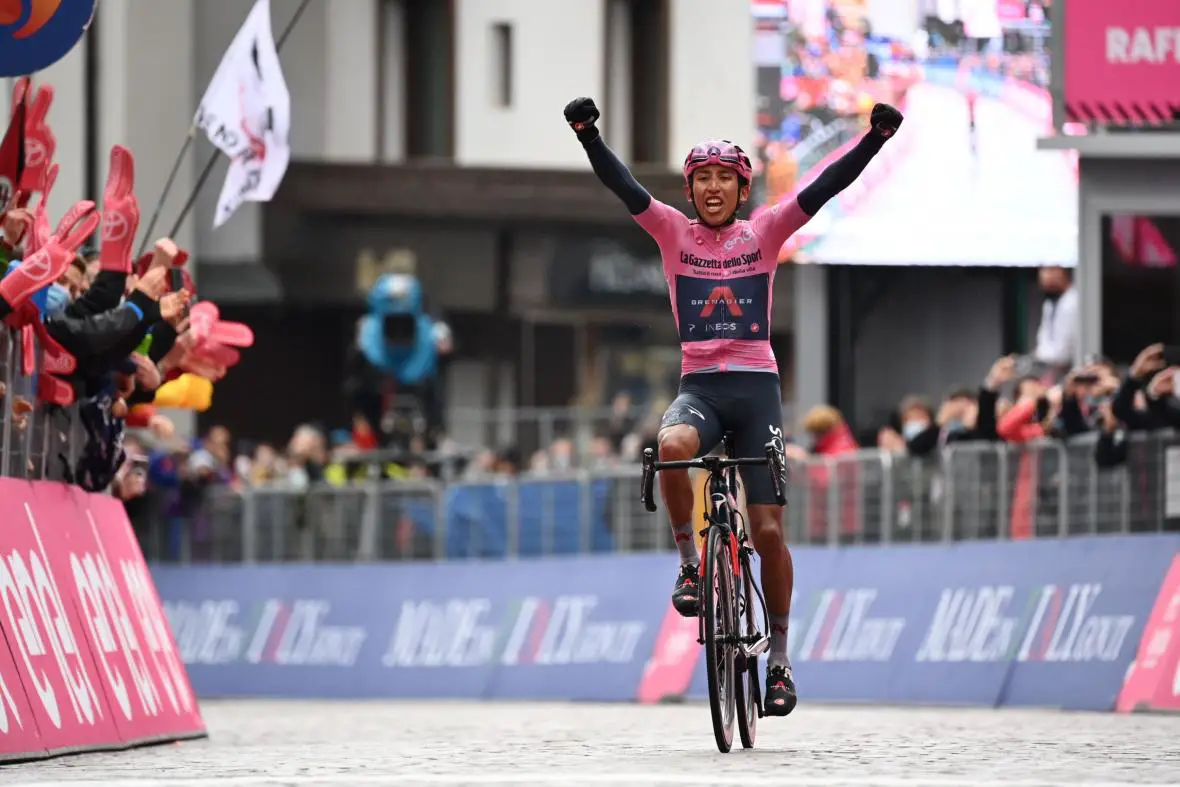Egan Bernal gana la etapa 16 del Giro de Italia