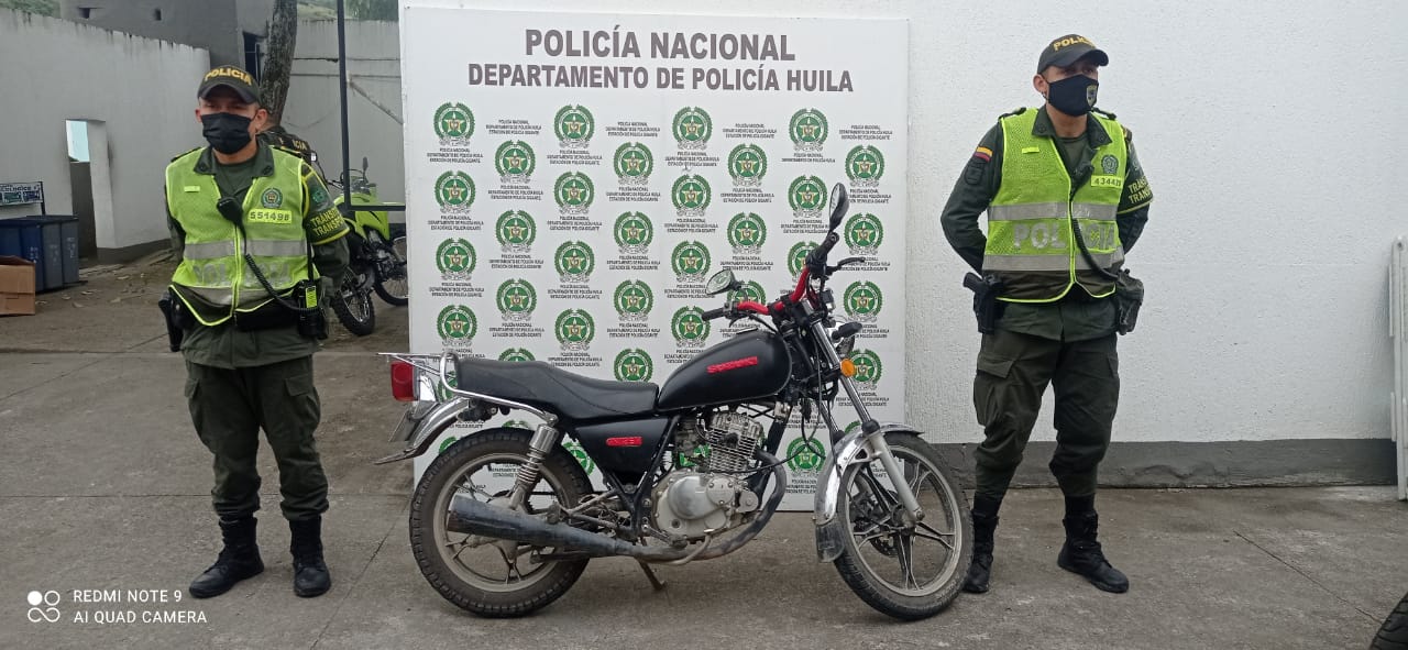 Motocicleta recuperada en el municipio de Gigante