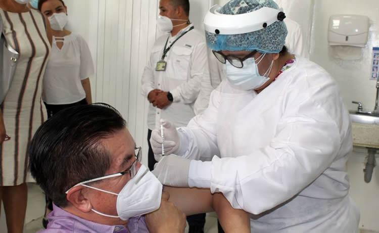 “Hay 1.669 personas que se vacunaron sin estar priorizadas”: Contraloría