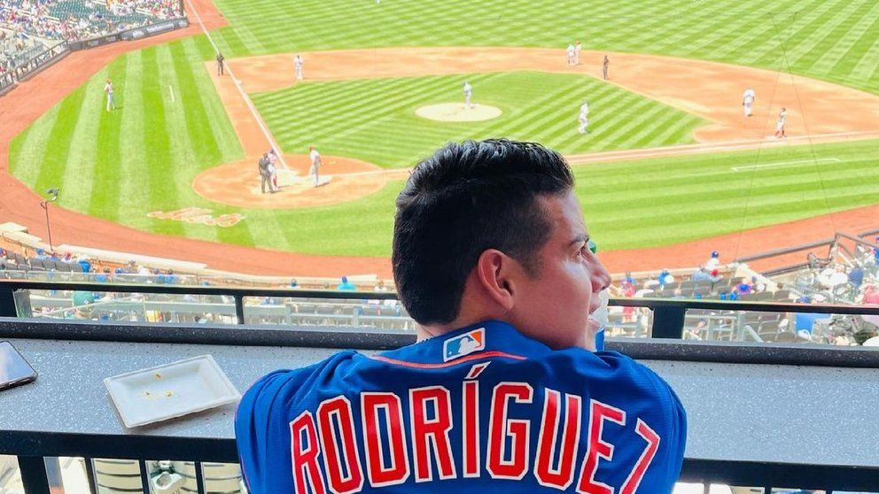Homenaje a James Rodríguez en un partido de las Grandes Ligas de beisbol