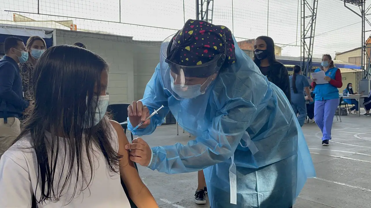 8 de cada 10 colombianos ya se vacunaron contra el Covid-19