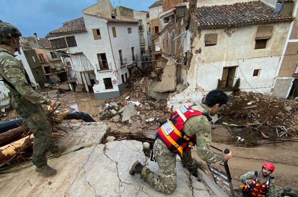 Asciende a 140 las cifras de muertos por inundaciones en Valencia, España