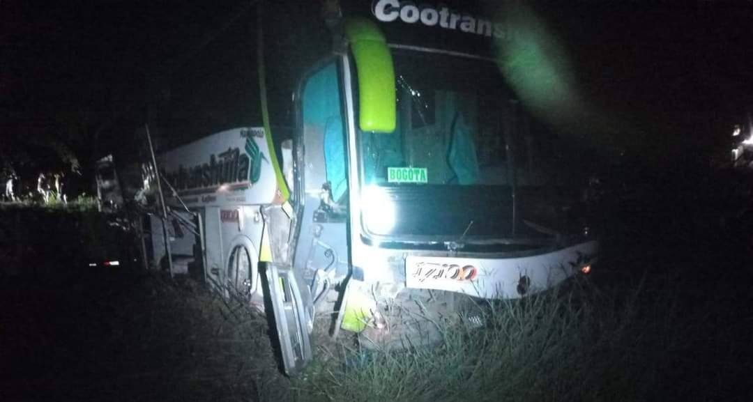 Accidente entre buses dejó 14 heridos en la vía Natagaima-Castilla