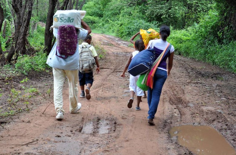 Líderes sociales del Huila asediados por los disidentes