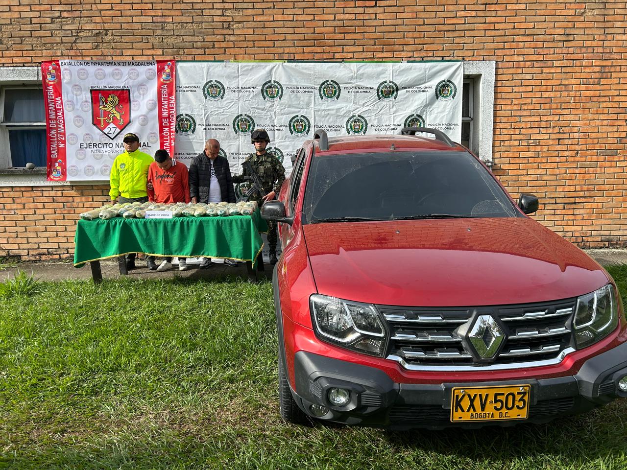 Golpe al narcotráfico en el Huila: 48 kilos de base de coca incautados