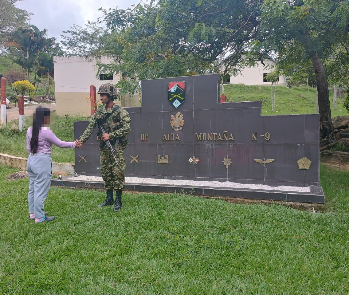 Joven reclutada por grupo armado logró escapar en Algeciras, Huila  