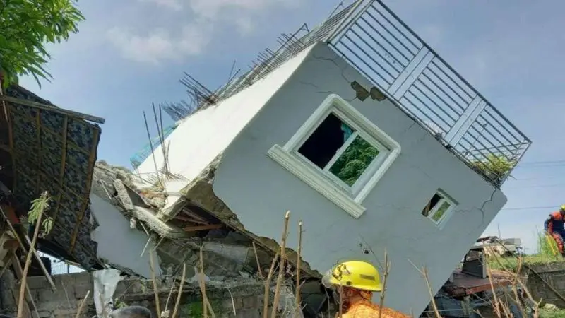 Filipinas sufrió momentos de pánico ante terremoto de magnitud 7.3