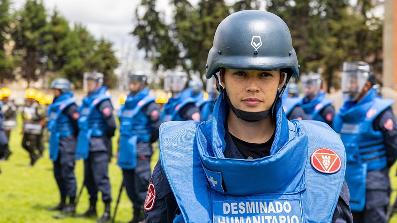 La Huilense Naydú Benítez: heroína del desminado humanitario en Colombia